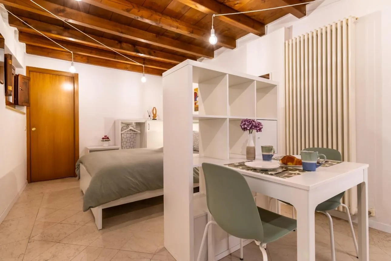 Anniusca Nest Apartamento Verona 0*,  Itália