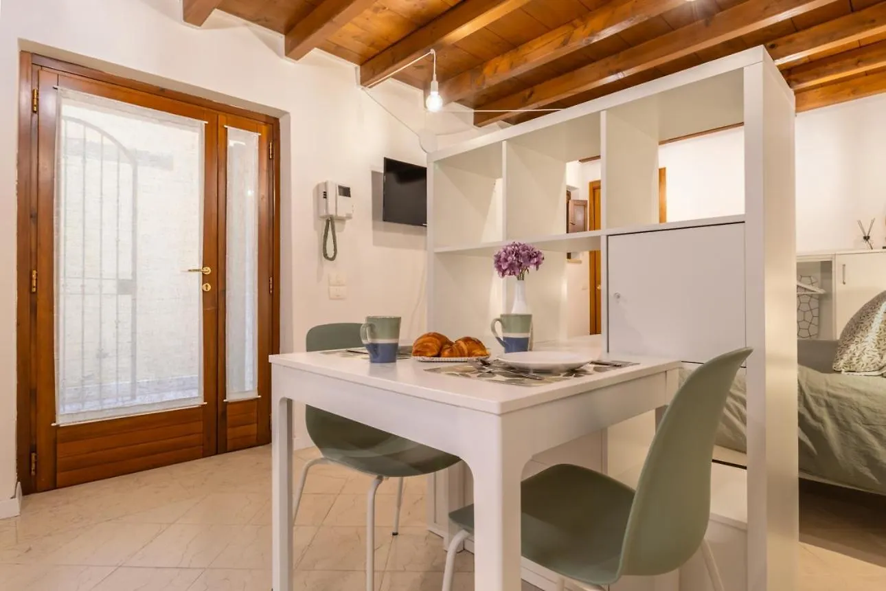 Ferienwohnung Anniusca Nest Verona Italien