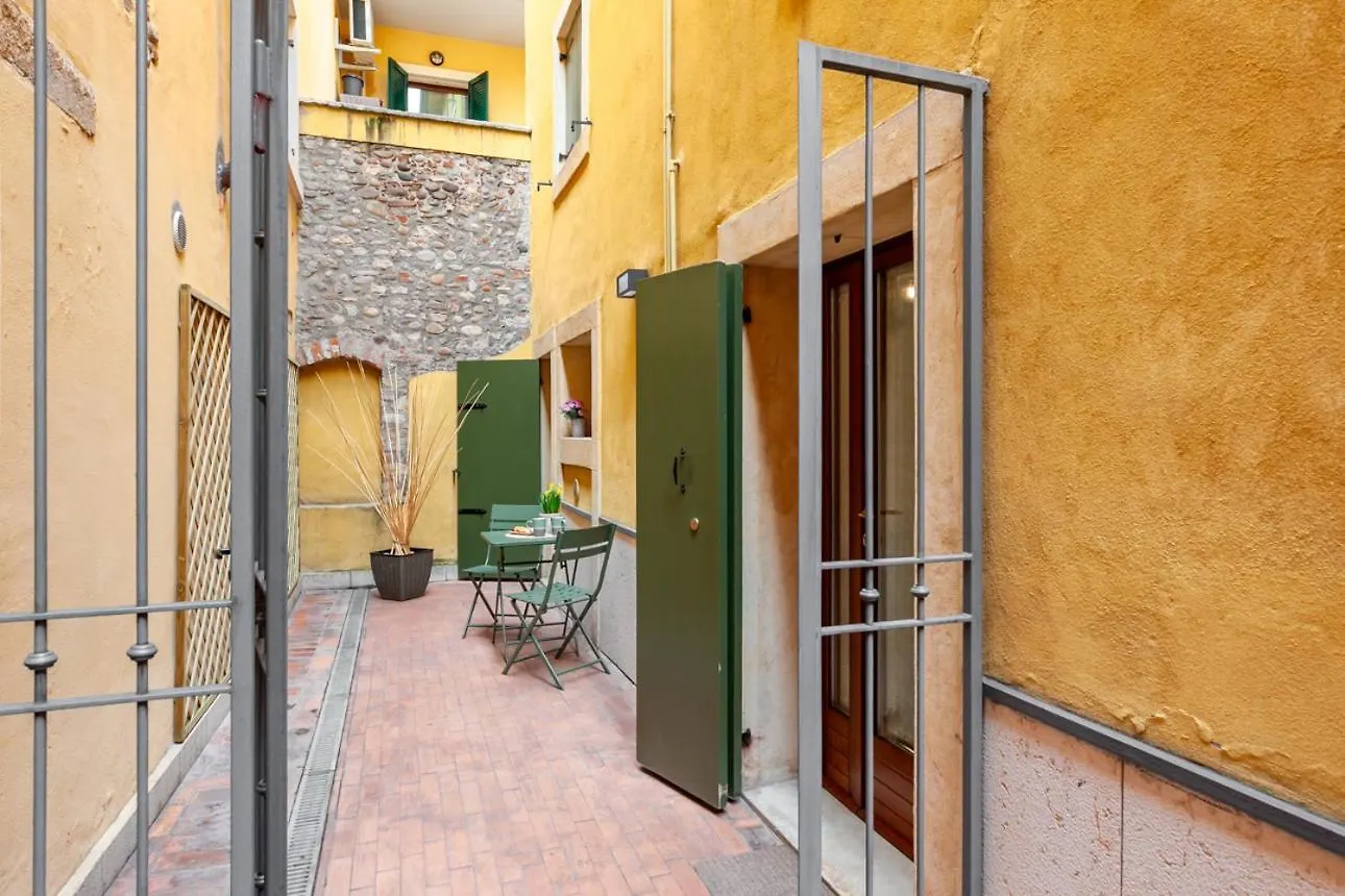 Apartment Ferienwohnung Anniusca Nest Verona Italien